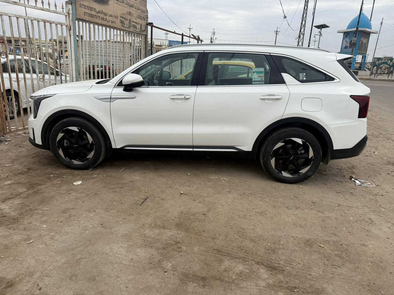 سورنتو 2024 مكفولة ماشية 33 الف  سعرها 320       . بالعمارة السيارة رقمها بغداد باسمي ...***********
