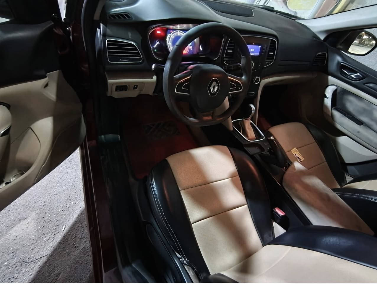 سلام عليكم
بيع او مراوس حسب القناعه 
رينو ميكان موديل 2019 خليجه سياره جديده مكينه وكير نيسان سنتره بلاد 

مكينه 1.6 تنفس طبيعي بدون تيربو 

رقم بغداد تحويل مباشر 

خليجيه بدون اضرار فقط صبغ جاملغ امامي الايسر 
السعر 93 
مكانها العامريه 

***********
