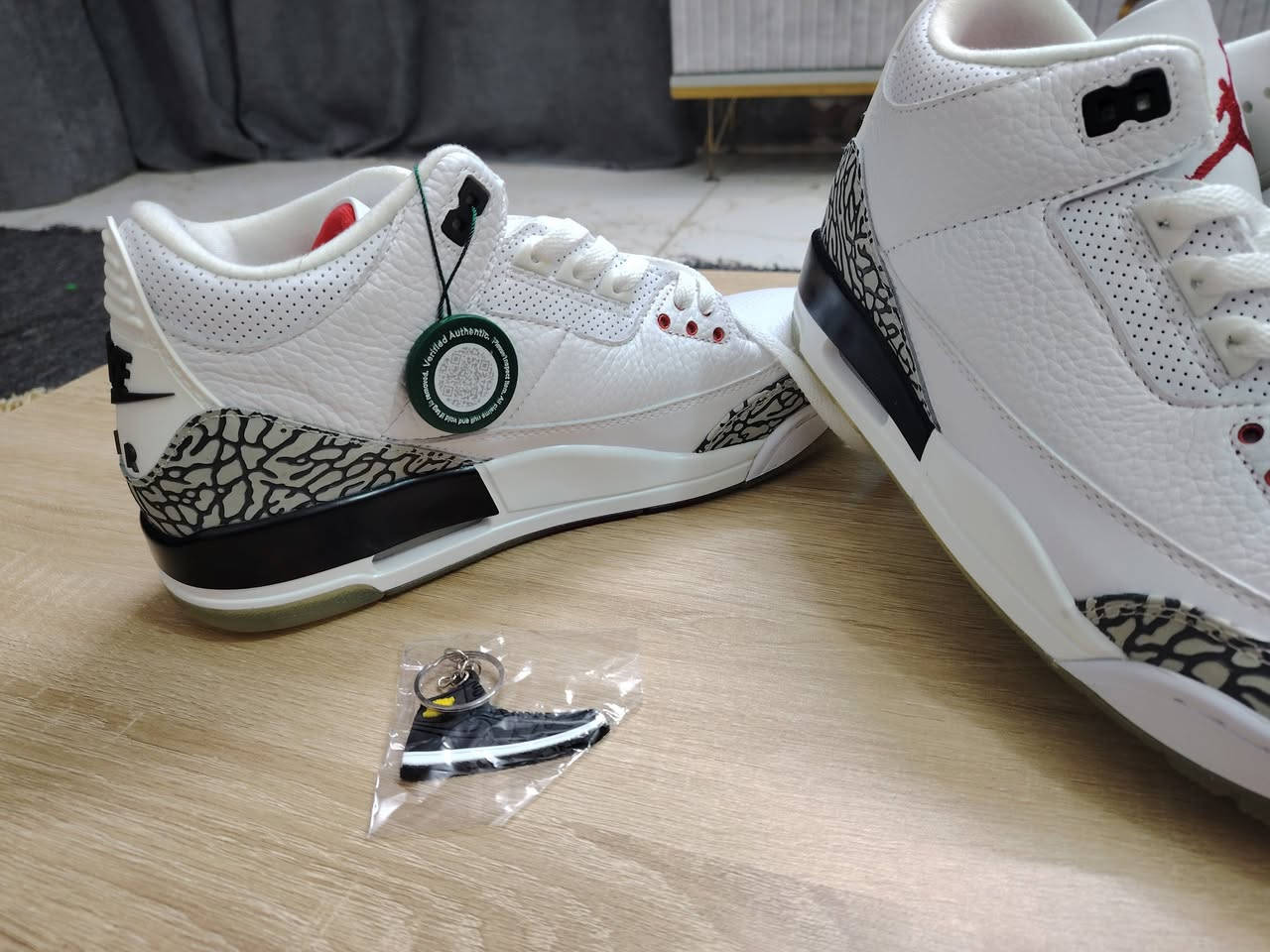 السلام عليكم حبايب من رخصت الادمن حبايب يتوفر قطع
نايك جوردن شرط اصلي جديد غير مستخدم قياس 44 لون ابيض شرط جديد واصلي باركود مثل ما موضح السعر 80 الف يتوفر توصيل جميع محافظات العراق


**إذا كنت صاحب هذا الإعلان وتريد حذفه لأي سبب، رجاءا أرسل رسالة إلى الدعم الفني**