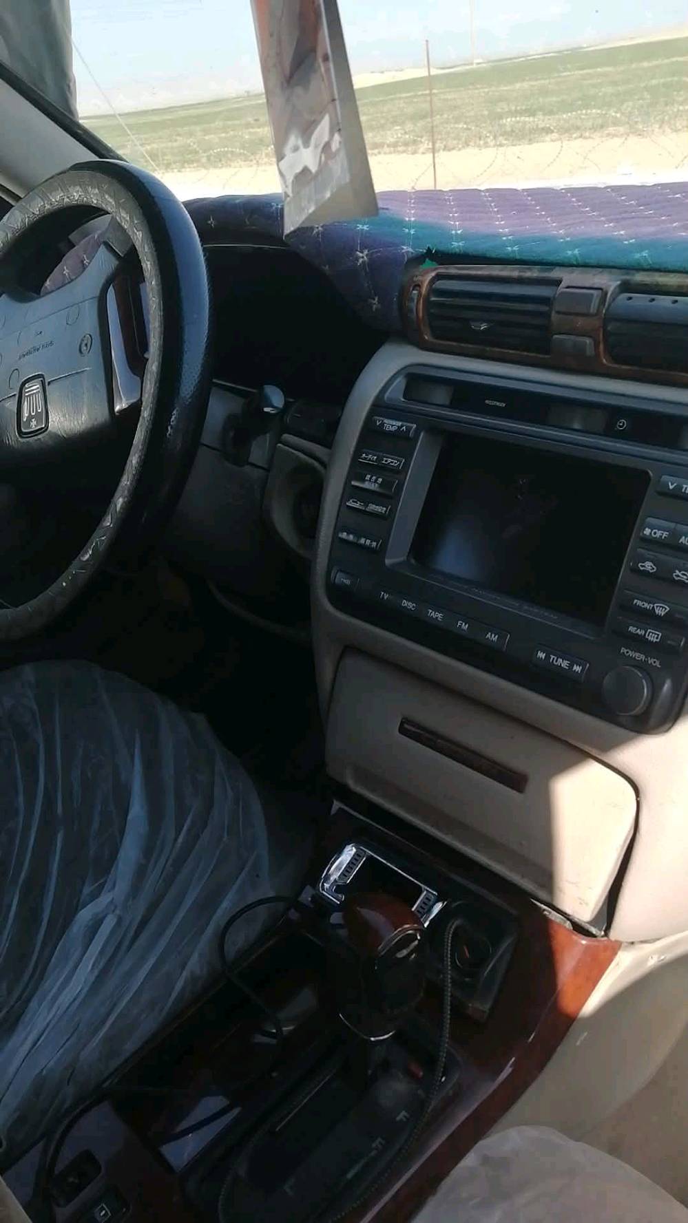 السلام عليكم 
ملكه 2003 عادي 
مواصفات 
1مكينه دي فور كبير 
كشنات كهرباء 
3دكم عادي 
تبريد منضومه جديده ثلج❄️
حادثها كصه فخذه ومصبوغه حزام القماره بدون صبغ 
داخلها كلش حلو دشبول جديد 
رقم كركوك تحويل وكاله اصوليات كامله بس تحويل رقم مدفوعه كمرك 
السعر 90وبيها مجال 
الرقم 
***********
مكان السياره بابل الحمزه الغربي