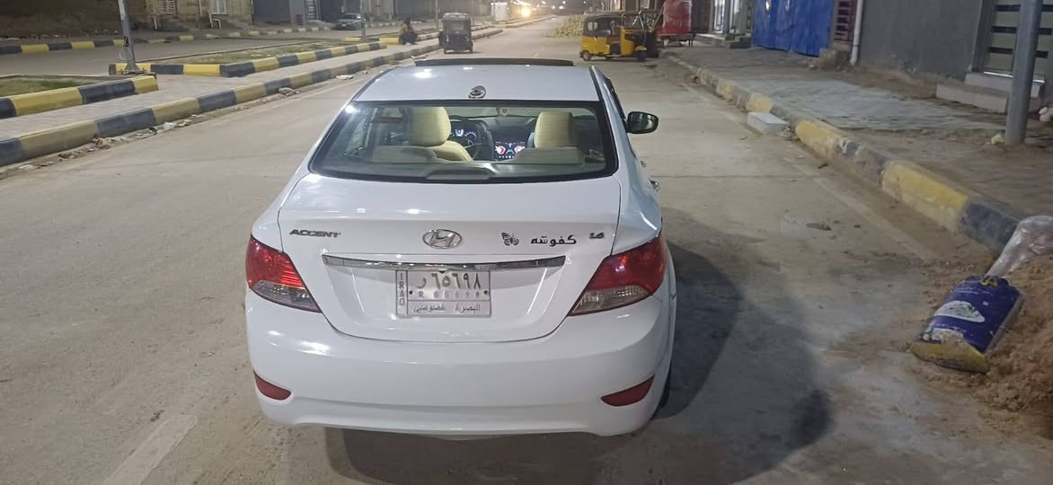 السلام عليكم أكسنت 2015 خليجي  مكفوله من الضربه والتبديل فقط رش خليجي فول مواصفات شاشه كامره تحكم استيرن كامل فتحه ويل كب السعر 90 وبيها مجال مكاني ذي قار قضاء النصر للاستفسار الاتصال 
***********
***********
