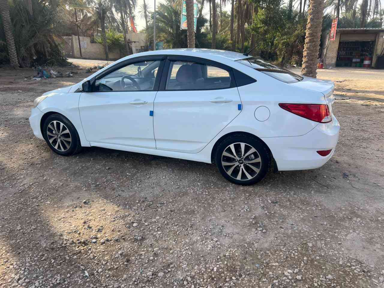 سلام عليكم سياره اكسنت موديل ١٦ مكينه ١٤٠٠ ست نمر مكينه وكير مكفولات سنويه ٢٩ رقم نجف ما مطلوبه ربع بيه صبغ جاملغ ايسر الباقي كفاله لا فتح ولاتبديل ويل كب شاشه تايرات جدد 
دواخل جاهزه من كلشي السعر ٩٠ وبيه مجال مكلف بالنشر غير متواجد على الفيس التواصل مع الرقم ***********
