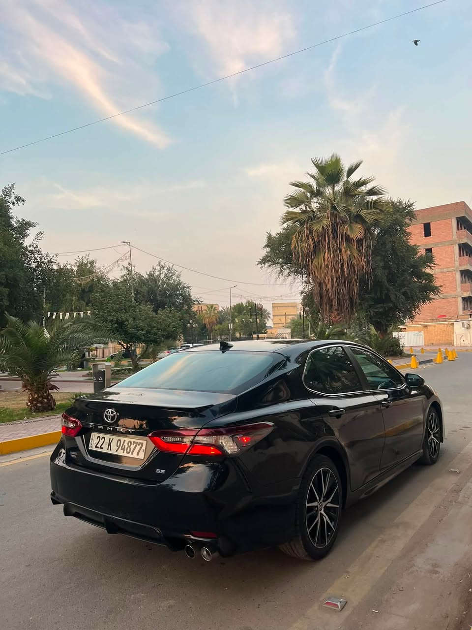 TOYOTA CAMRY 2024SE 
كفاله عامه من الصبغ   حادثها بنيد مبدل نفس اللون وبارد بخشم الجاملغ 
شاشه جبيره 
شفتات ستيرن 
ويل ١٨ 
رادار +قيادة ذاتيه+تحديد مسار+توقف ذاتي
هند بريك دكمه+ اوتو هولد
AWD 
كشنات جلد + كهرباء
رقم جديد بأسمي تحويل مباشر 
السياره عده حادثها كفاله
 مكاني بغداد الاعظميه 
السعر ١٩٣ وبيها مجال بسيط 
***********
