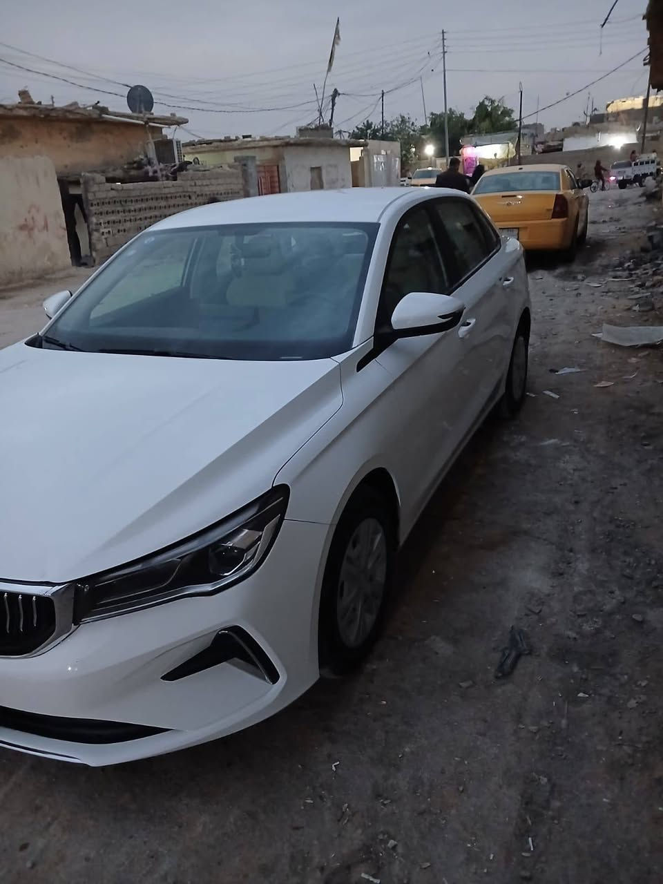 جيلي ام كرند موديل 24 خليجي سياره بل باكيت ماشيه 22 الف رقم شهداء دخول جديد بيه بارد بل جملغ والباب نفسه مصلحت رقم ذي قار مكان ناصري مركز ا  مكلف بل نشر رقم صاحبه *********** ***********
