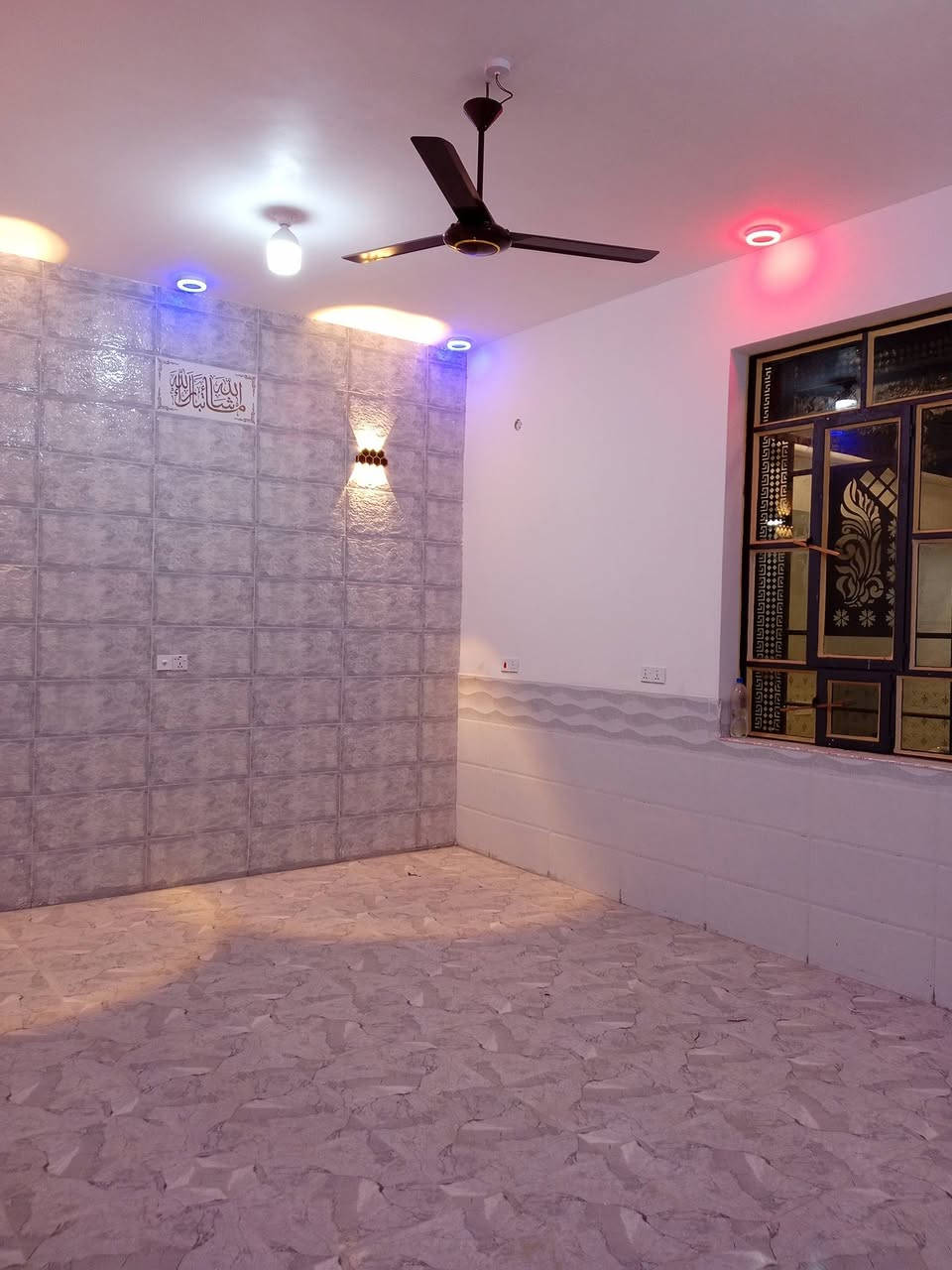 بييت ركن  للبيع بالمشتل 
مساحة 160 متر طابو زراعي 
طابقين اربع غرف نوم وديوانية ومطبخ وصالة وصحيات عدد 3 
للبيع او مراوس للاستفسار الاتصال على رقم ***********
