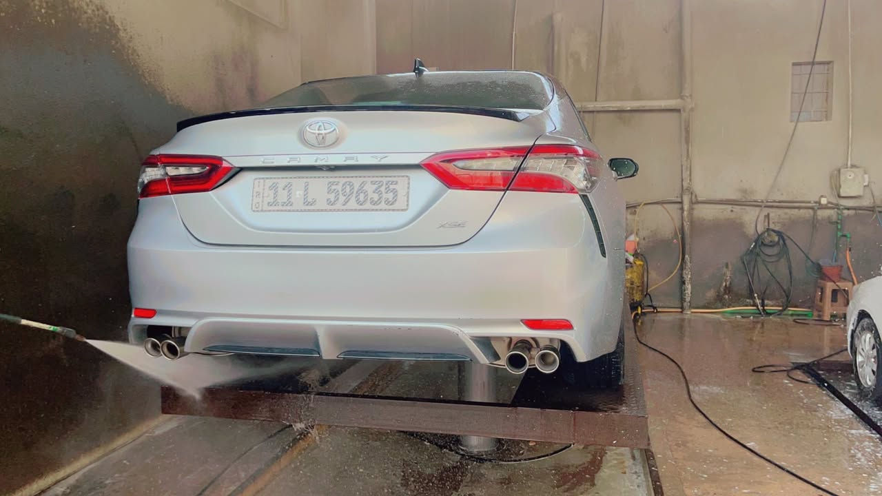 سلام عليكم كامري معوقين باسمنه موديل 23 فول مواصفات xse بانوراما لونين السياره بلادي حادثهه مثل ما موضح بلصوره جاملغ واحد ومبدل اصلي ومصبوغ ماشيه 32 الف مكان السياره بغداد للاستفسار يرجى لاتصال ***********
