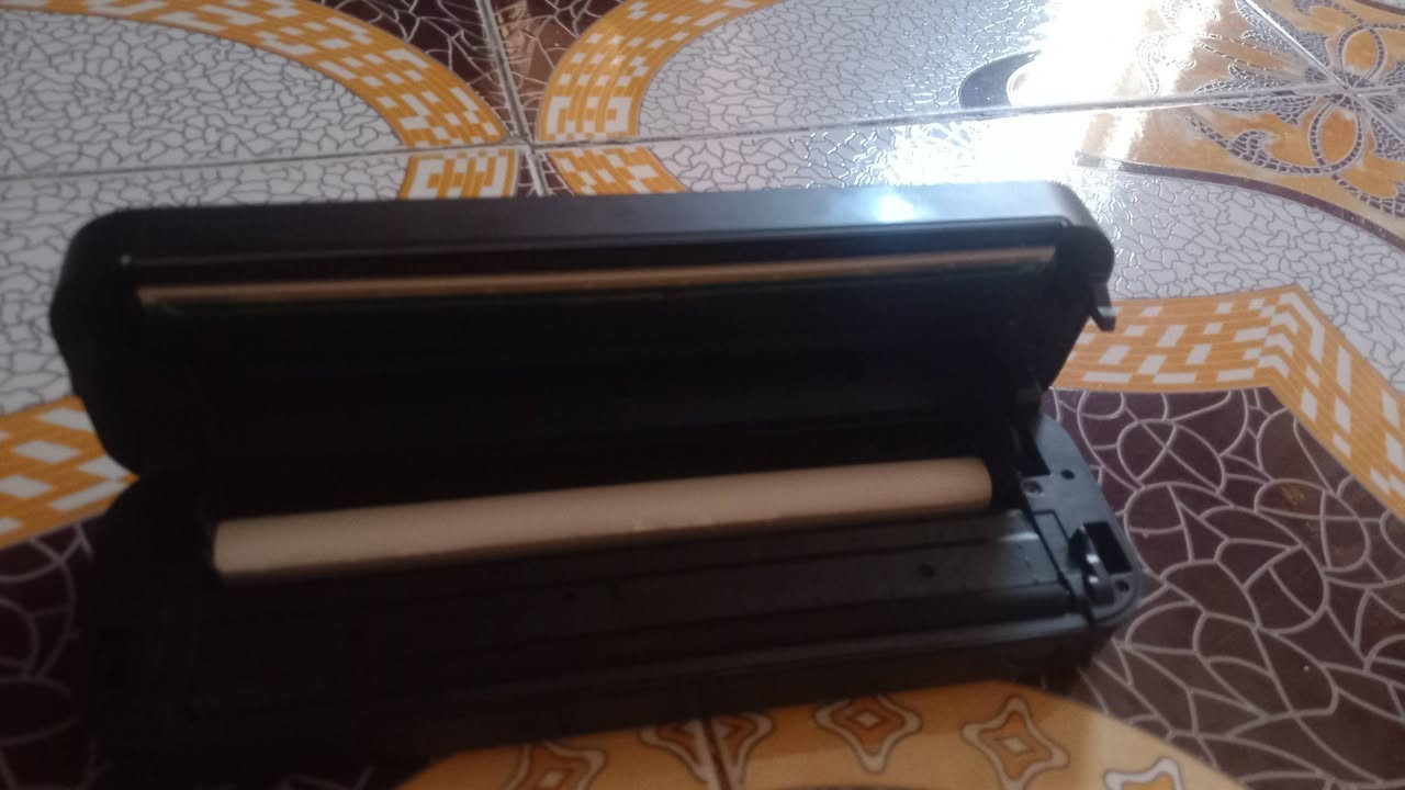 طابعه محموله طابعه حراريه  ابيض واسود  طابعه جميله للطباعه  تسعمل جميع احجام الوراق الحراريه  من A4 ونت نازل السعر ٦٠ الف وبيها مجال بصيط للئستفسار ***********
