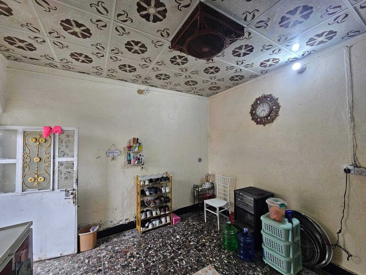 دار ب #داموك  #للبيع بمقدم فقط 88 والباقي مطلوب عقاري
150م 4غرف على ساحة 
التفاصيل على الرقم غير موجود فيس  ***********
جدا مستعجلين للبيع يلي يريد يتصل
