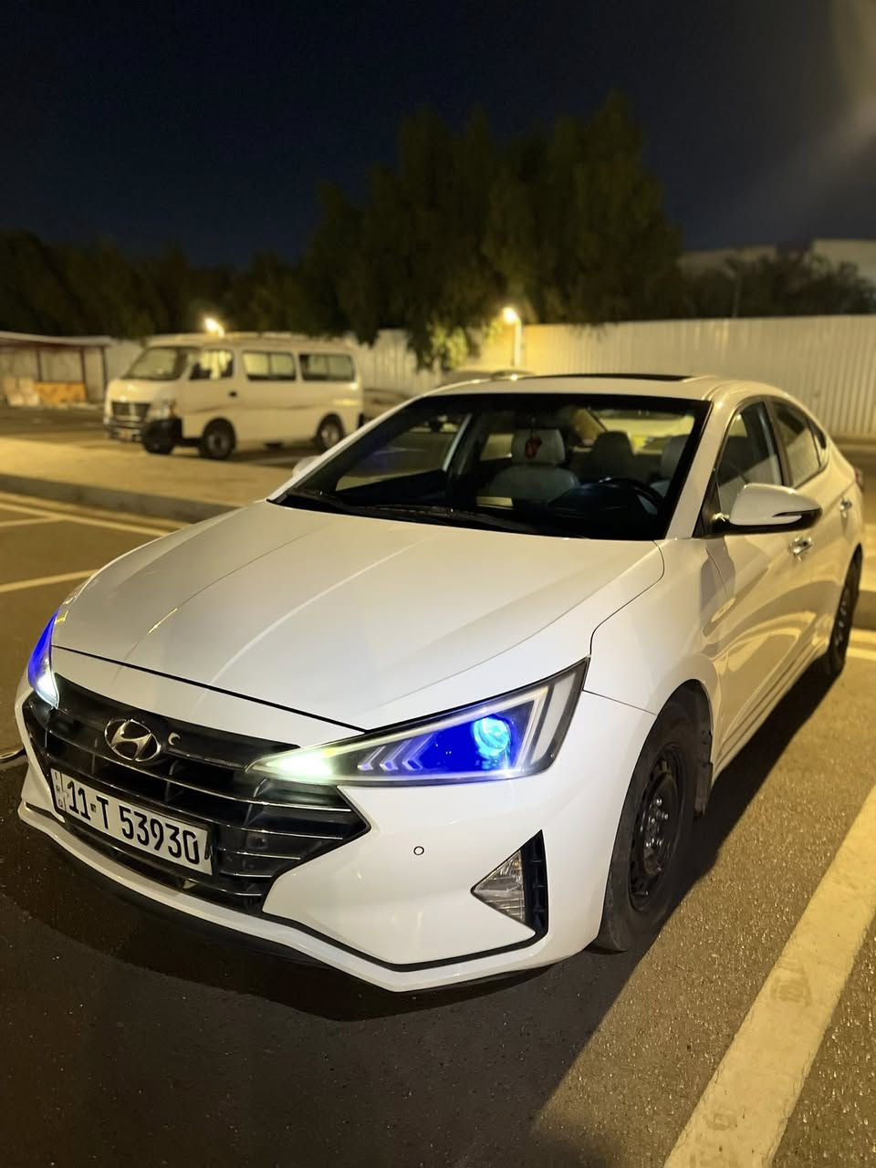 سلام عليكم 
النترا 2019 فول مواصفات بصمة تشغيل وبصمة ابواب وفتحه اشاير بلمرايات الجانبية + شفط حساسات امامي خلفي السياره خليجي بدون حادث فقط طخه بلجاملغ والباب ومصبوغه ماشية 141 الف الصدر وتخم تاير وبلكات جديد
تحويل ثاني يوم عنوانها بغداد السعر 144 وبيها مجال حك الجيه
***********
