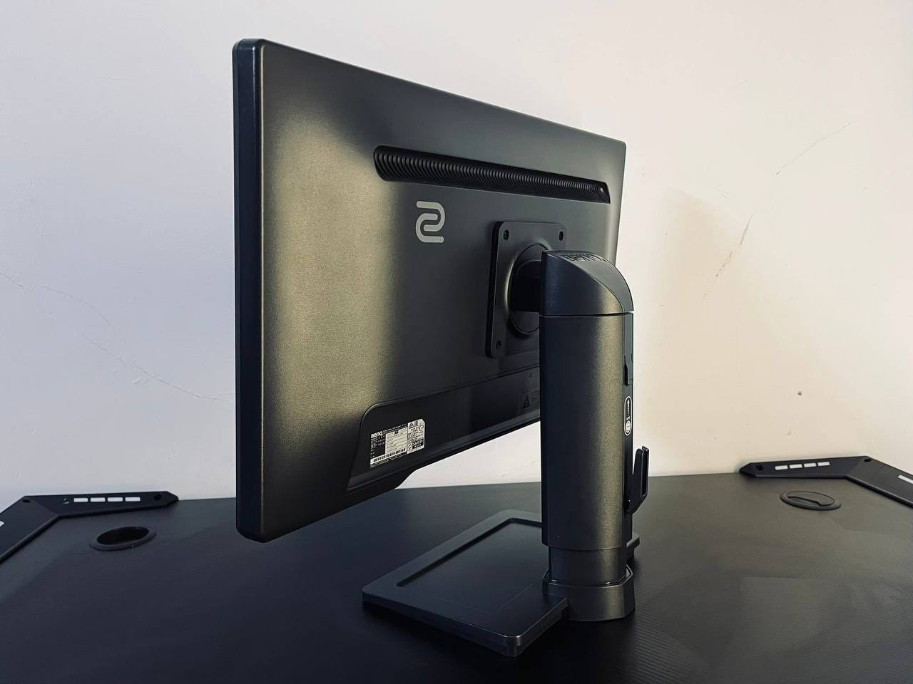 شاشة للبيع   BenQ XL2411P
الحجم: 24 بوصة 
الدقة: 1920x1080 full HD
معدل التحديث: 144Hz 
زمن الاستجابة: 1ms
اللوحة مالتها TN panel 
تدعم NVIDIA 3D vision
المداخل مالتها: DVI-D ,HDMI, Display port 
شاشة معروفة ونظيفة 100%
مكاني بغداد حي تونس او شارع فلسطين
السعر 100 الف الرقم للتواصل ***********
