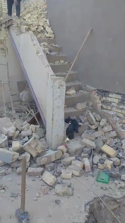 السلام عليكم يوجد لدينا كادر تفليش البيوت و قص الرباطات  و قلع الراضي وتگشير الجذران كافه انواع  التفليش با انسب السعار بغدادفقط***********
