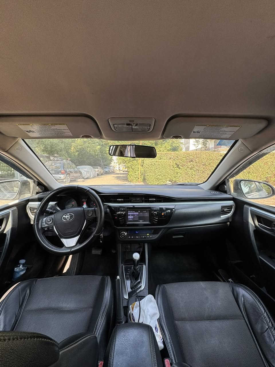 تحيه طيبه…..
للبيع تويوتا كورلا موديل 2014 
وارد امريكي مواصفات S
ماشيه 94 الف ميل حقيقي 
رقم بغداد مشروع وطني وبأسمي شخصياً 
(ضررها جاملغ خلفي بارد فقط وبالعراق صار بيها شويه بارد بالجاملغ الامامي بدون دواخل بدون ايرباك السياره وبچم كبس ايضاً)
السياره مال بيت وعليها صيانه كامله من كلشي وممخلي بيها اي نقص 
مكان السياره ديالى المقداديه 
للاستفسار ***********
