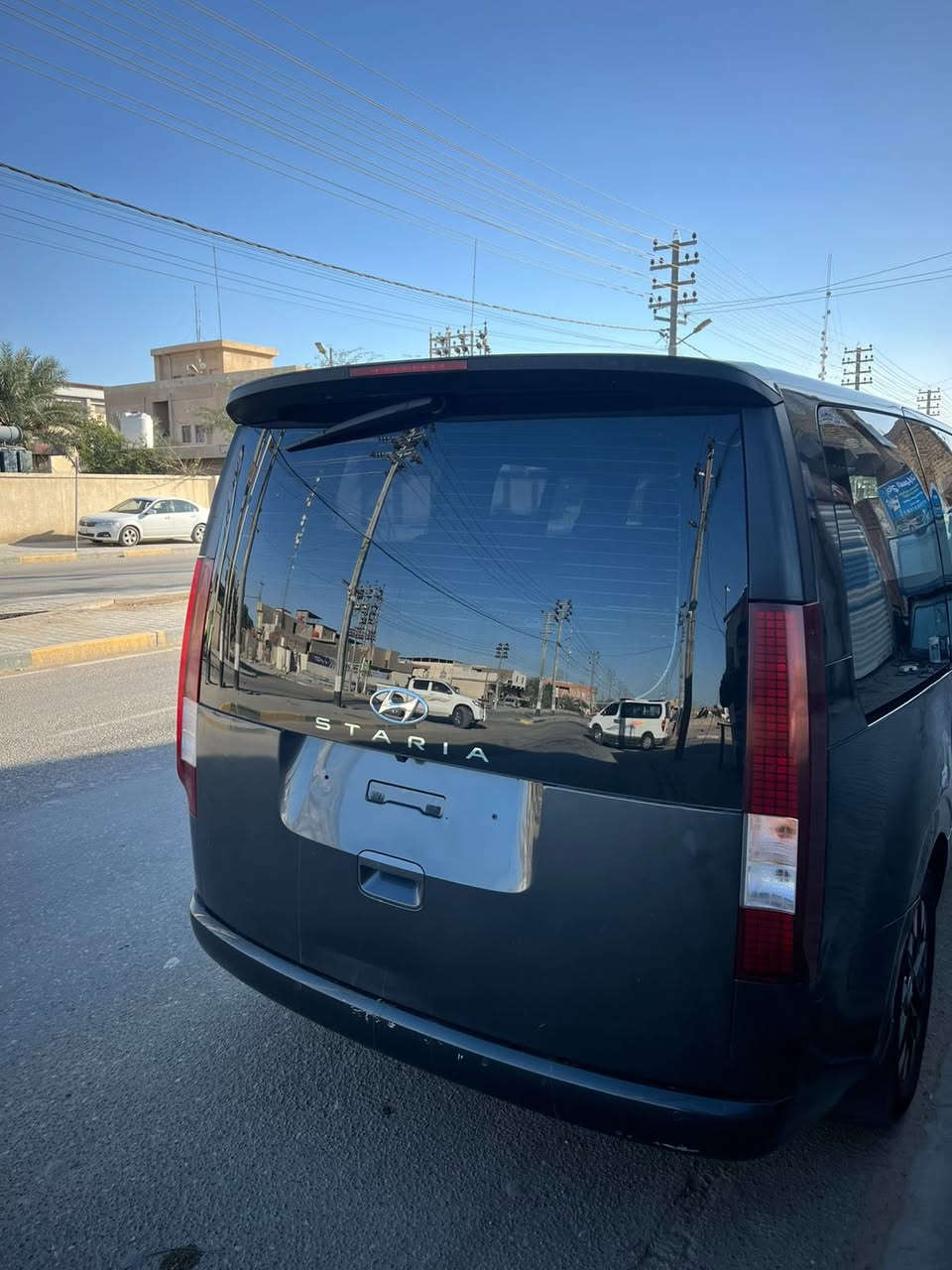سلام عليكم بييع  او مراوس بستاركس ::

ستاريا 2022 كاز اصل للبيع رقم بصره سنويه 28  
بيه صفحه صبغ مكينه شاده جديده كامله لا تبخير ولا تنقيص شرط سيارة نظيفه وجاهزه من كلشي تخم تاير دوشمه تفصال جديده ارضيه جلد 
السعر 185 وبيه مجال  مستعجل ع بيعته وماكو هيج سعر مكاني بصره قضاء القرنه ‭
للستفسار ‭0771 874 3396‬
