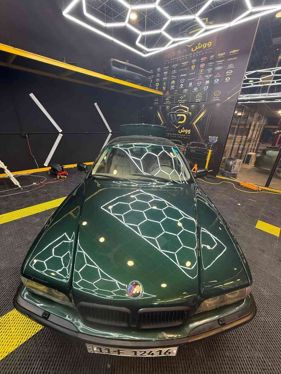 BMWe38        744 v8
اصل 40 محوره كامل 44 من كير ومحرك وضفيره كامل ومايعتبر تحوير لان ال 40 هم 8سلندر.. 
مكفوله من ضربه  فقط صبغ جماليه  وصبغتها تخبل 
السياره حاهزه من كل شي ومعايزه شي 
فول مواصفات 
مكان النجف الاشرف ***********
السعر 92$
