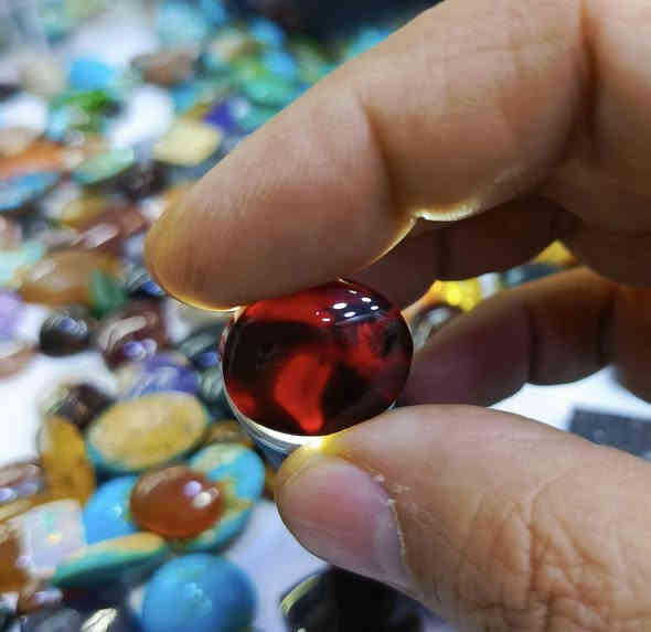 عقيق يماني كرزي الكرز قشرة سوداء مصور فرس وامرأة جالسة
للطلب ***********
