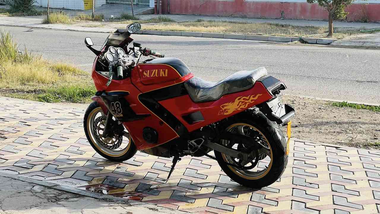 السلام عليكم
✨للبيع او مراوس ب سيبي فور بطحة فقط 

✨بطح (سازوكي كروس) ابو الجنطة 

✨الدراجة مكفولة كفالة عامة

✨اوراق كاملة  

✨محرك مكفول من الفتح والصوت ✈️

✨كابريترات جدد كير مكفول 

✨كهربائيات كلهاا شغالة مانقصة كلشي

✨كفرات مابيهن أي كسرر كلهن جدد 

✨بلكات NGK جديد 

✨صالنصة هونداا اصلية كاتم 

✨تايراات امامي خلفي جدد 

✨مكاني الأنبار (قضاء عامرية الصمود)

✨اسياا(***********)

✨اثير(***********)
