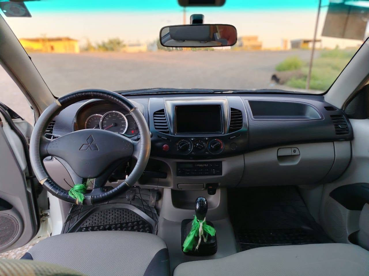 مسيوبيشي للبيع L200 سياره جديده على وضع الشركه برغي ما مفتوح بيهه سونار موجود ويه المنشور مكفولة من كير و مكينه و شاصي رقم بغداد دولي بسمنه شرط التحويل رقم مميز السعر الاتصال على الرقم الموجود *********** العنوان ديالى المقدادية قرية زهيرات
