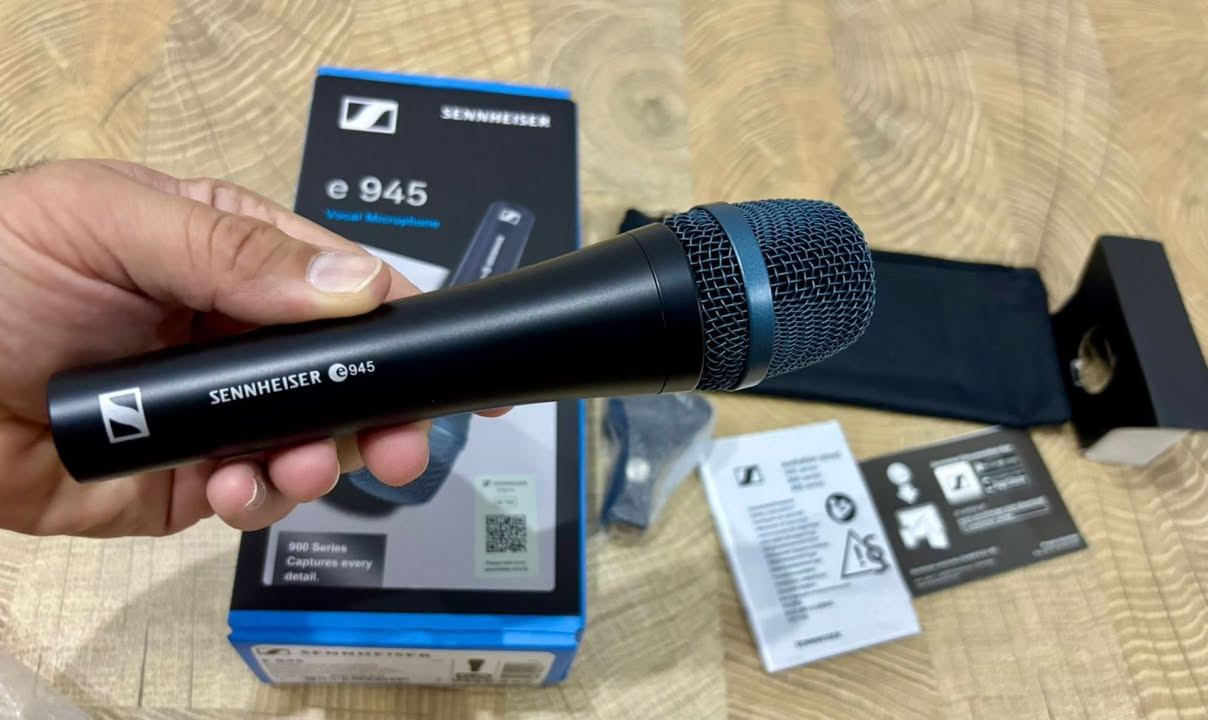 مايك سنهايزر للبيع جديد غير مستخدم 
سعره فقط ٤٥ الف 
كتابة الماني و باركود 
***********
