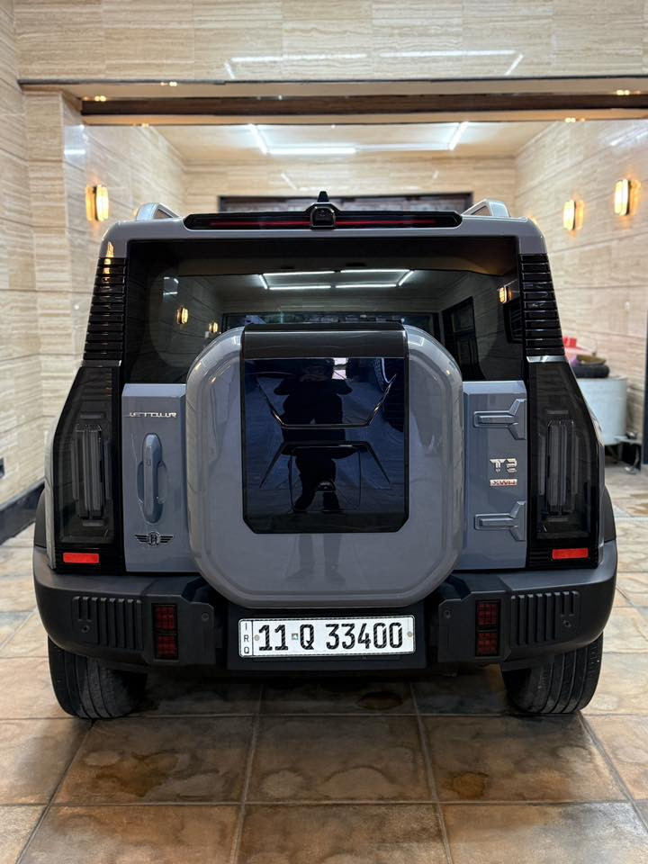 جيتور T2 2025
جيتور T2 2.0L LUXURY

الموديل: 2025 (خليجي) 

العداد  14.000
مع رقم اشبه بلمييز  

المحرك: 4 أسطوانات L 2.0 تيربو 254 حصان حقن مباشر

عزم الدوران (نيوتن-م): 390

ناقل الحركة: اوتوماتيكي دبل كلاتش من 7 سرعات

نظام الدفع: نظام دفع رباعي متطور من BorgWarner

الضمان الأساسي: 6 سنوات وعداد كيلومترات مفتوح

ضمان المحرك: 10 سنوات او 1،000،000 

بعدها داخل الضمان و الصيانة كلها داخل الشركة 

المواصفات:

*فتحة سقف بانوراما 1.1م

*إطارات قياس 20 إنچ

*الصندوق شفط

*الشباك الامامي المضاء  بجيتور 

*مثبت سرعة مع رادار تفاعلي

*نظام القيادة شبه الذاتية

*نظام الكبح التلقائي في حالة الطوارئ

*نظام تحذير الاصطدام الامامي والخلفي

*كاميرات محيطية 540 درجة

*حساسات أمامية وخلفية

*نقطة عمياء

*نظام تحذير مغادرة المسار

*نظام المساعدة للبقاء في المسار

*شاشة التحكم بقياس 15.6 إنچ

*شاشة القيادة بقياس 10.25 إنچ

*نظام صوتي متطور 12 سماعة من Sony

*نظام أبل كاربلاي وأندرويد أوتو لاسلكي

*نظام اوامر و تحكم صوتي

*مقصورة الركاب من الجلد الفاخر والكنتارا

*مقعد السائق والراكب كهربائي

*مقاعد السائق والراكب مبردة و مدفئة

*مقاعد السائق والراكب مزود بذاكرة لحفظ 3 وضعيات الجلوس

*إنارة ترحيبية مع إنارة محيطية متعددة الالوان

*عتبات الأبواب مضيئة

*مصابيح أمامية وخلفية أوتوماتيكية LED 

*التكيف التلقائي للضوء العالي

*نظام تقليل الضجيج النشط مع زجاح مزدوج

*المرايا الجانبية قابلة للطي كهربائياً ومدفئة

*دخول ذكي و تشغيل عن بعد

*خاصية إغلاق نوافذ وفتحة السقف عن بعد

*شاحن هاتف لاسلكي سريع

*نظام تنقية الهواء PM2.5 وفلتر N95

*مسند الذراع الوسطي مع ثلاجة

*انماط قيادة متعددة للطرق الوعرة

*وسائد هوائية امامية و جانبية عدد 6

*ماسحات الزجاج الأمامي مع حساس للمطر

*دوسات جانبية

*نظام الفرامل الأوتوماتيكي Autohold

*نظام التحكم بنزول المنحدرات

*نظام المساعدة لصعود المرتفعات

*نظام مراقية ضغط الاطارات
 

ومكان السيارة بغداد
***********
***********
