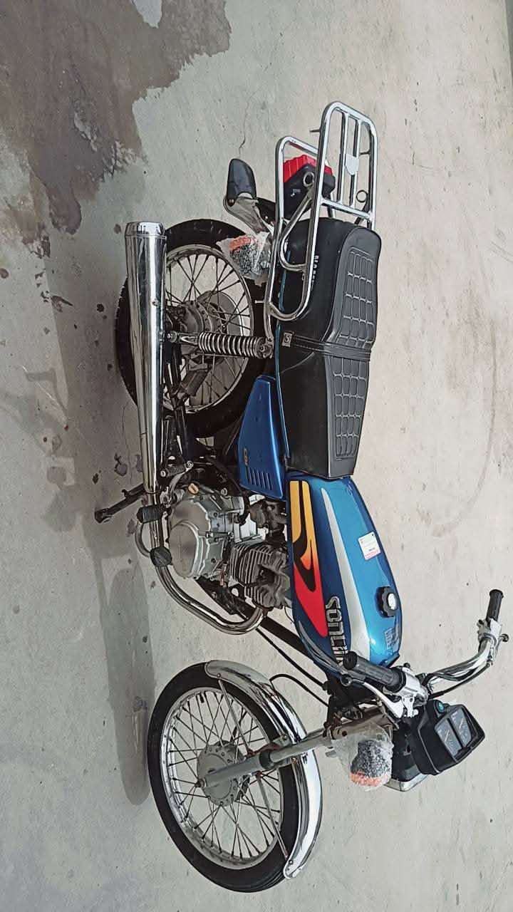 السلام عليكم دراجة نضيفة للبيع مكاني واسط زوريجات الشراي يتصل ويدلل 0773 560 4375
