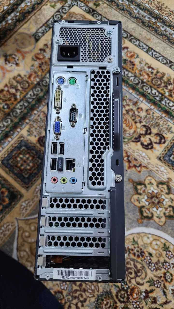 حاسبه دسكتوب لينوفو 
مواصفاتها  بلصور 
i3 gen2
ram 4g

جميع البرامج الاساسيه منصبه عليها 

وورد وملحقاته 
وتطبع 
وبيها كارت شاشه بس مااعرف اشغله 
ديالى بعقوبة 
*********** بعقوبة, ديالى
