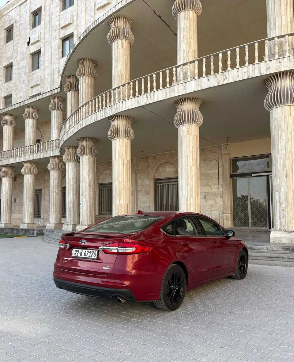 السلام عليكم
فورد فيوجن موديل ٢٠١٩ وارد امريكي 
محرك ١٥٠٠ تيربو ، عليها صيانه ادامه كامله بيد محمد فورد وقطع غيار اصليه موتر كرافت ، ضربتها خلفيه دعاميه وجنطه مكفوله من الصبغ ولا ايرباك مفتوح ، دواخل مطعم ابيض واسود ،طخم تاير جديد باتري جديد سيارة جديدة بمعنى الكلمة ماشيه ٩٩ الف كيلو مو ميل مع بصمات عدد٢ 
السعر ١٣٥ وبي مجال حك الجيه

***********
