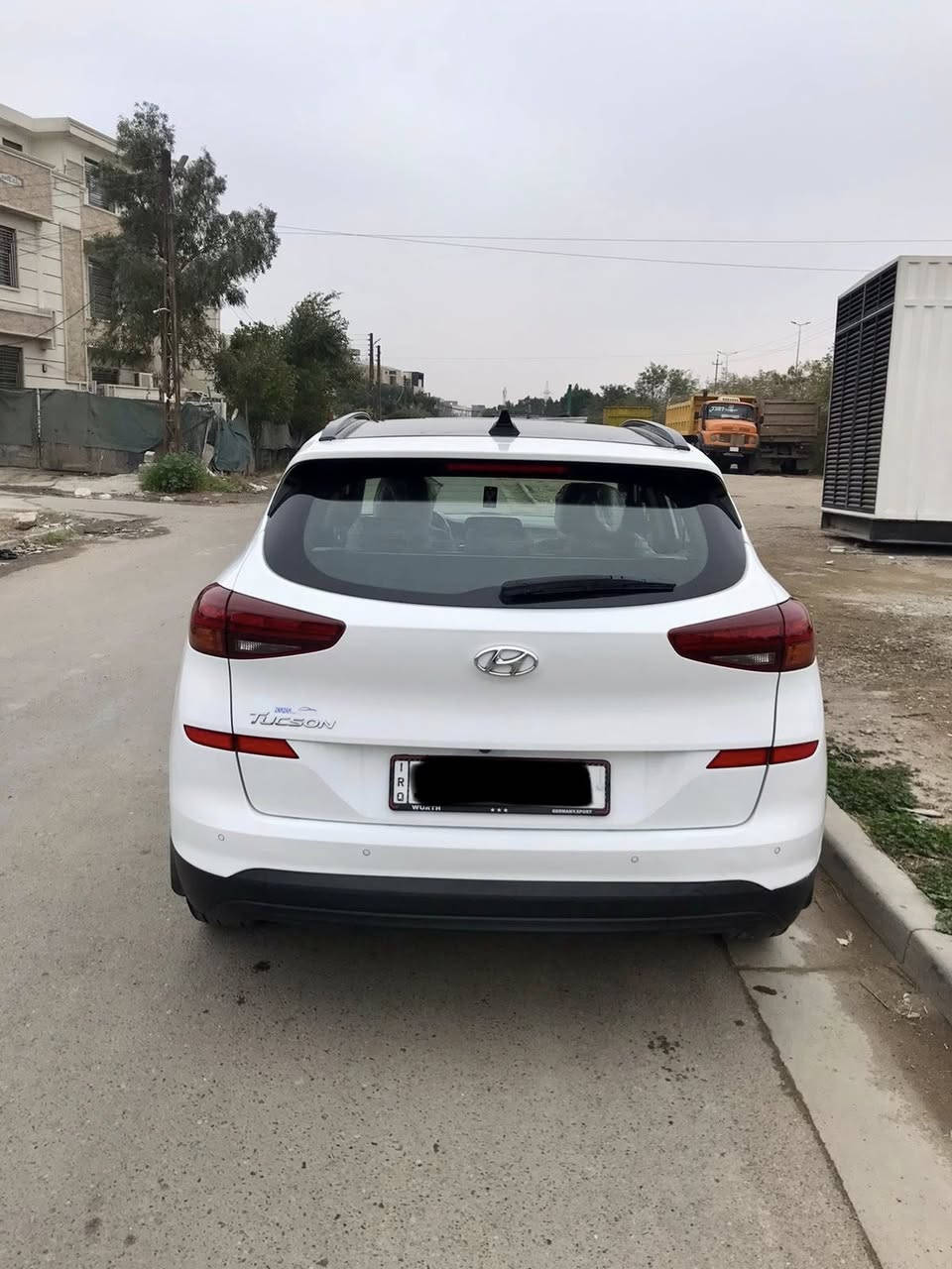 السلام عليكم توسان 19 خليجي رقم بغداد مكفوله من البارد والصبغ  ماشيه 51 مواصفات فول 1/1  باسمي الكاصد ***********
