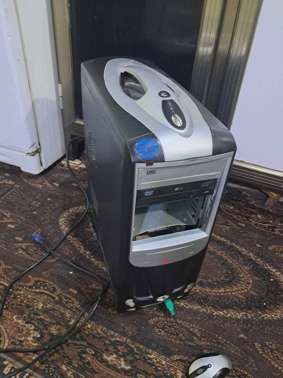 بلازمه عطلانه وكيس شغال ويوبيئس شغال وشاشه مال كامرات صغير لبيع اتصال***********
