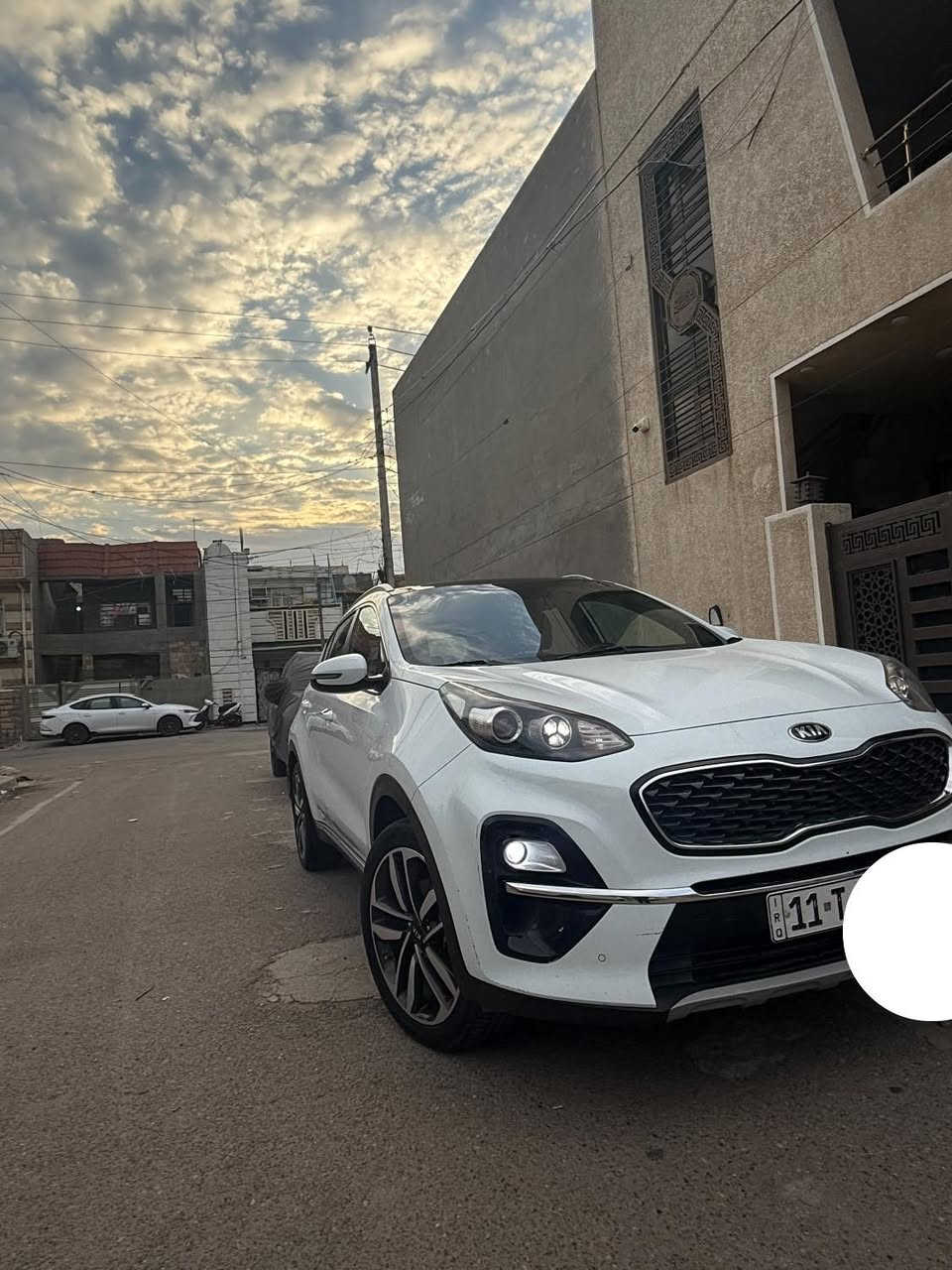 السلام عليكم
سبورتج 2019 خليجي
السياره فول مواصفات
صندوق كهرباء
اوتو هولد
هاند بريك بصمه
حساس امامي خلفي منظومه لايت زينون
ثلاثه وضعيات قياده
تشغيل بصمه 
مري شفط 
سقف بانوراما 
وشحن لاسلكي 
كراسي كهرباء وكرسي السايق تدليك
السياره ماشيه 145كيلو
بيها قبق صندوق صبغ بدون دواخل
محرك كير تبريد مكفول وبيها بارد بالباب اليمنه بالأسفل 
عارضها 172 وبيها مجال بسيط 
*********** 
واتساب

