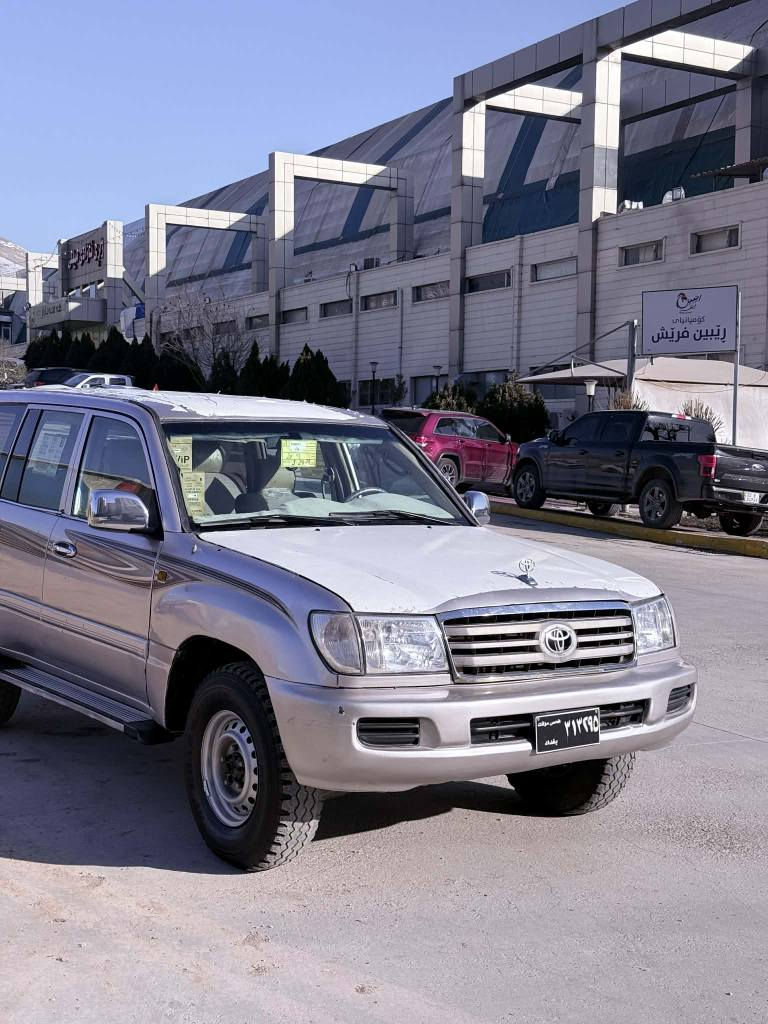 بەناوی خوای گەورە
مۆنیکا مۆدێل ۲۰۰۳ داشبوڵ بەرز
گێڕوو مەکینەی بیلاد لۆک لۆکە بەهەموو شەرتێک
سەیارەکە موزاهیدەیە کتابی لەگەڵە
سەیارەکە درع بووە لێکراوەتەوە هەنێک درعی پێوە ماوە
هیچ دەعمیی نییە بەشەرت
تەقەو ڕەقەی نییە
حیزام بۆیاخ نییە من بەحیزام ئەیفرۆشم
نوقسانی بەس ۲ دراین شەفتی پێشی ئەوێت
بەشەرتی گێڕوو مەکینەو ئەکسل و تەقەوو ڕەقەو  مووسو بڕاوەش 
لە سلێمانیم تکایە موشتەریت تێل بکە بە مسج نا
*********** السليمانية, العراق
