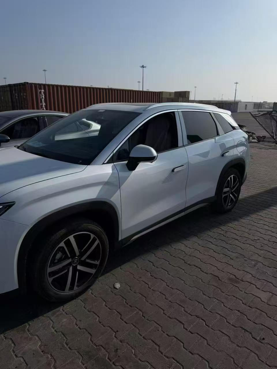 السلام عليكم
BYD جديدة صار شهر من داخله العراق راعيها شخص صيني ويريد يرجع للصين ومامحتاج السياره   جديده صفر كيلو متر دخول  2026مرقمة وكاملة رقم الماني بغداد  
الرجال صيني ويريد يبيع 
عارضها ب 19900$ جديده ، ماصارلها شهر من دخلت بغداد 
لاستفسار *********** 
البيع بالدولار فقط 
السياره موجوده في بغداد
