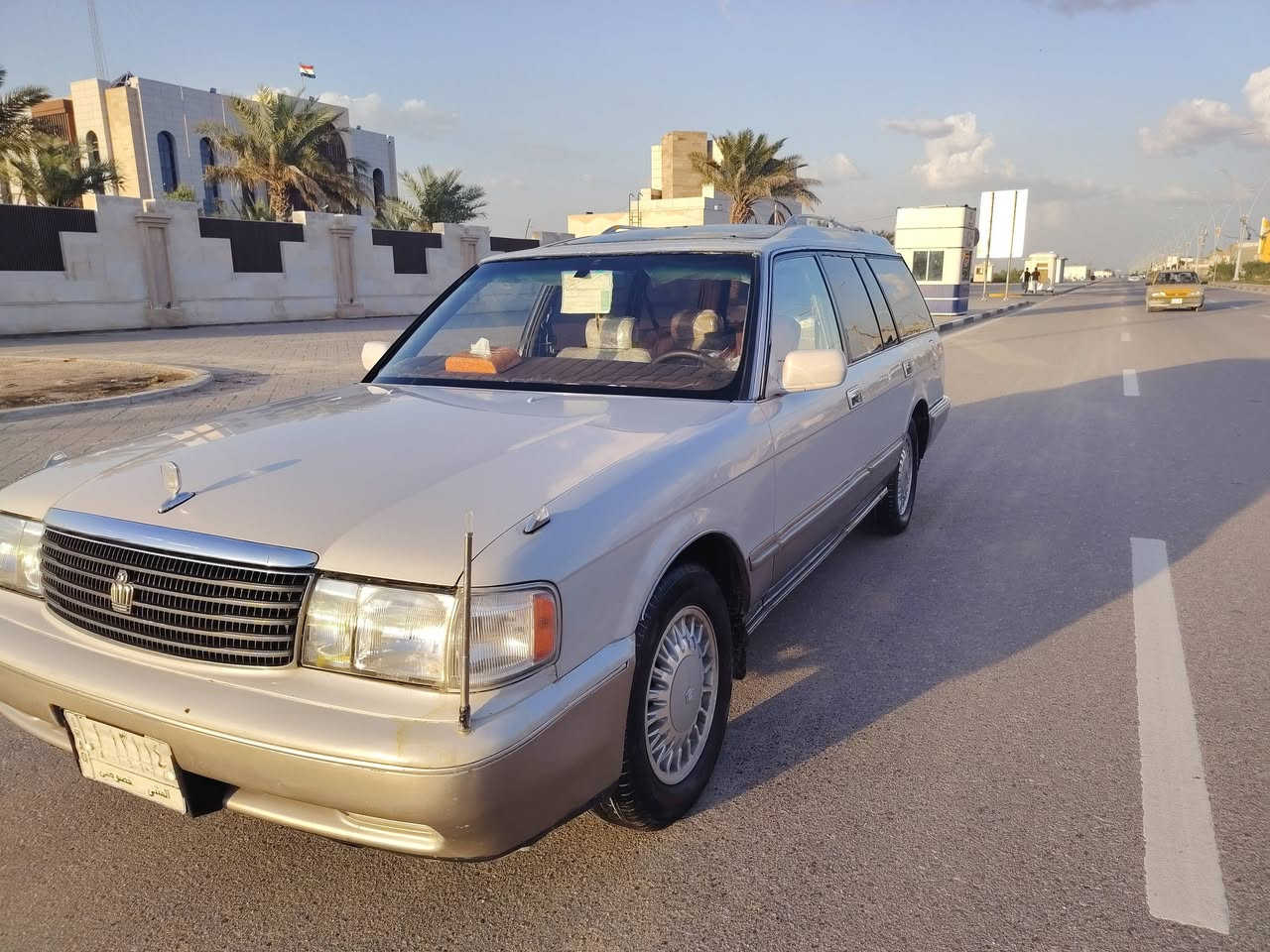 سلام وعليكم ارنب ستيشن كفاله عامه من عده صبغ جماليه مكينه وكير جديد حداديه جديده كهربيته كله شغله سياره استخدام شخصي مامتعوبه الف دينار ماذب عليه سعر 65وبيه مجال وإذا مراوس حسب القناعه مكان سياره زبير لمركز ***********
