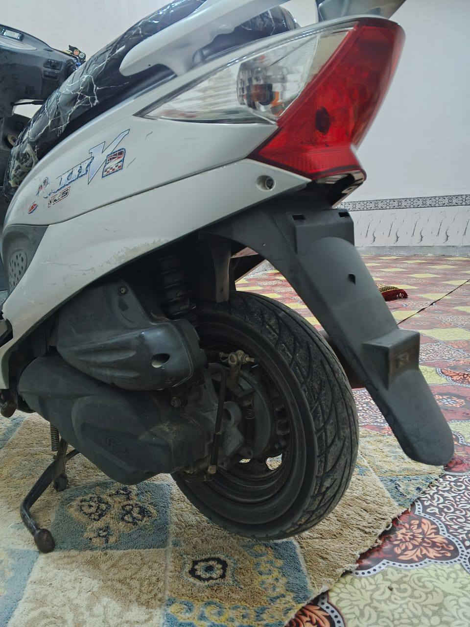 سلام عليكم دراجه كامكو 16 للبيع جاهزة مابيها أي نقص كفالة عامه مكاني رفاعي السعر 900 اتصال ***********
