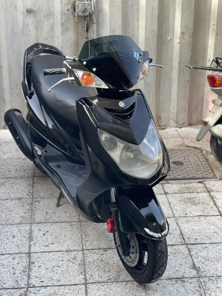 للبيع دراجتين الاولى سكنس فحل ياباني طلاعات  شاشه ثلاث الوان قبق نفخ ستان كهربائي الثانيه ماكس ثعلب كابريتر كلهه بلاديه وختم واحد كابريتر بلادي السكنس سعرهه 850  والثعلب سعره 650  مجالهه بسيط مكاني الشعله ***********
