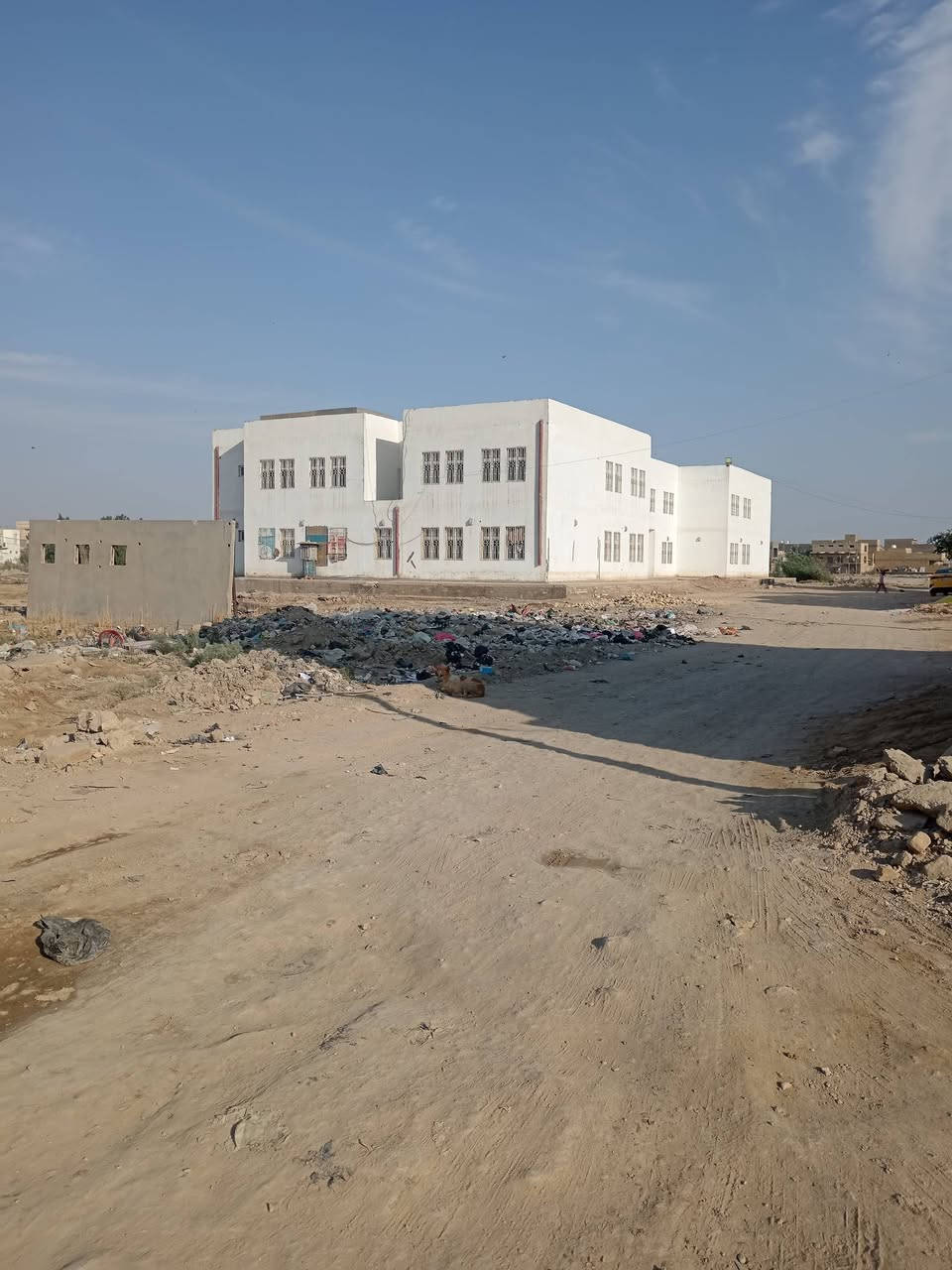 سلام عليكم قطعه طابو صرف مساحته ٢٠٠ م كافة الخدمات ورا المعهد الفني حي الزهراء عرض شارع ١٥ م وتبعد ٩ قطعه عن شارع ٣٠ م الذي يربط بطريق عفج ***********
