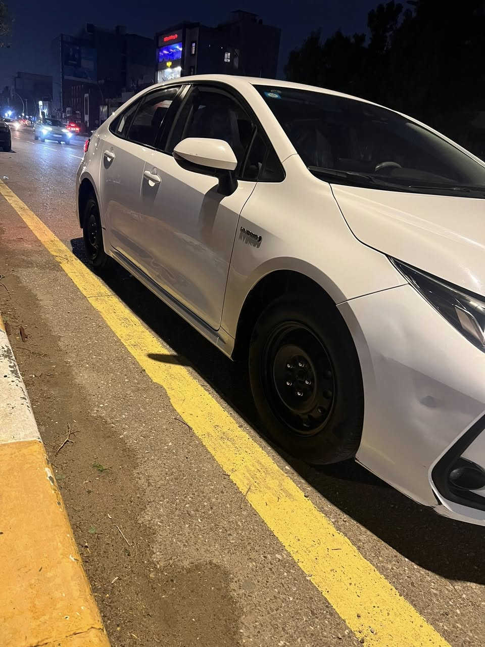 كورلا 2022هايبرد شكل الخليجي  📍⚜️

مكفوله كفاله عامه من من الصبغ و البارد و التبديل  بيها حادث موضح بلصور حادث بسيط 

ماشيه٨١ الف  فقط 

 مرقم كامل رقم بغداد  تحويل ثاني يوم بسمي 

نص فول مواصفات 

البصمه تشغيل وبصمه أبواب 

اوتو هولد 

سايد بريك بصمه 

انضمه قياده نورمال -ايكو - سبورت 

شاشه ديجيتال 

شاشه اعطال 

جام أربعه اوتو 

مثبت سرعه 

تحديد مسار 

رادار امامي 

القياده الاليه 

السعر 128 
العنوان بغداد
***********
