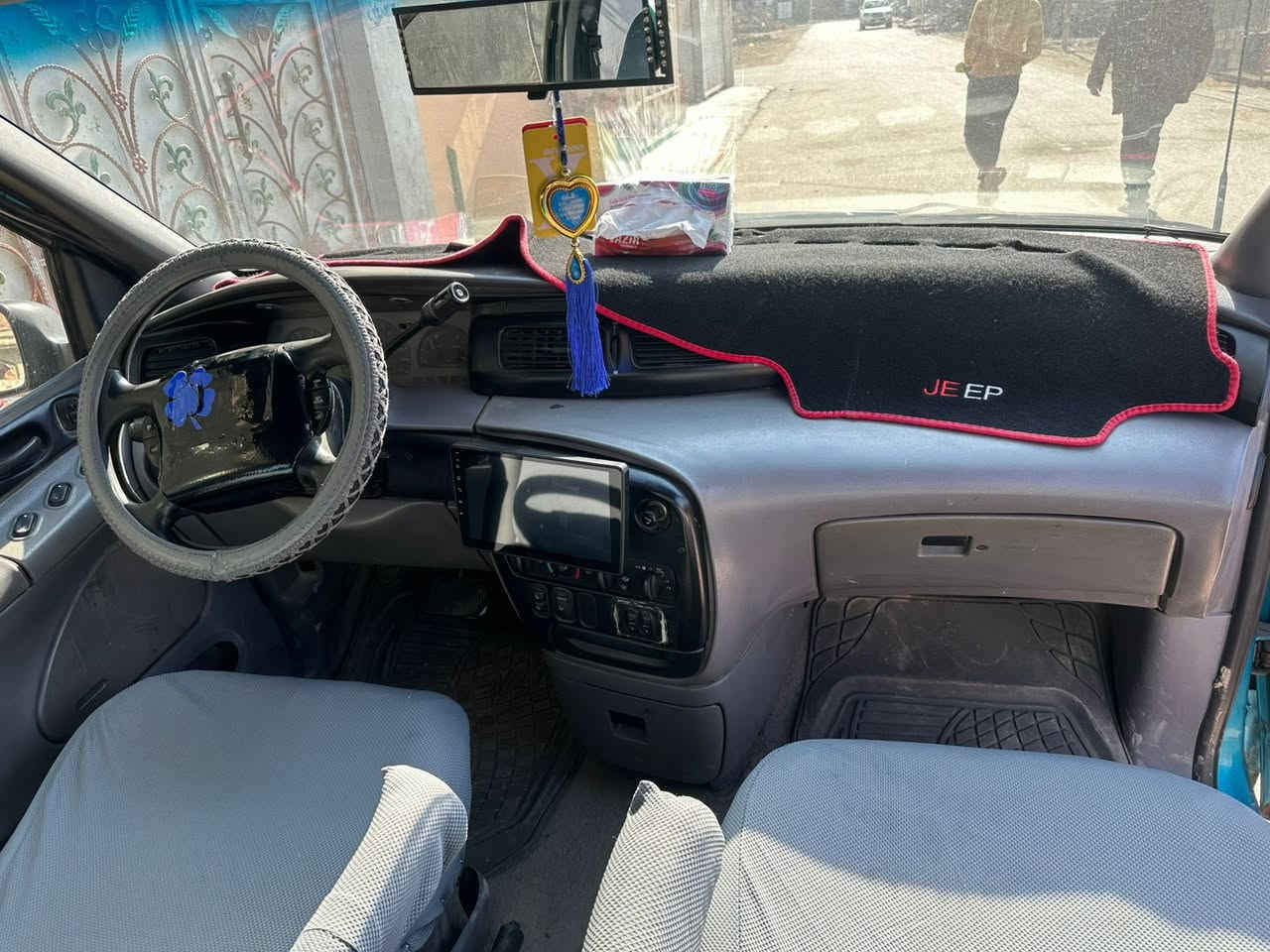 سياره جاهزه مجهزه 7 راكب
حدادية 
كير جديد
محرك جديد
تخم تاير جديد
كهربائيات شغاله بدون نقص 
مابيها نقص جاهزه السياره رقم بغداد تحويل مباشر
مكاني بابل الاسكندرية  
السعر 43 ورقه وبيها مجال 
‭0783 101 5556‬
