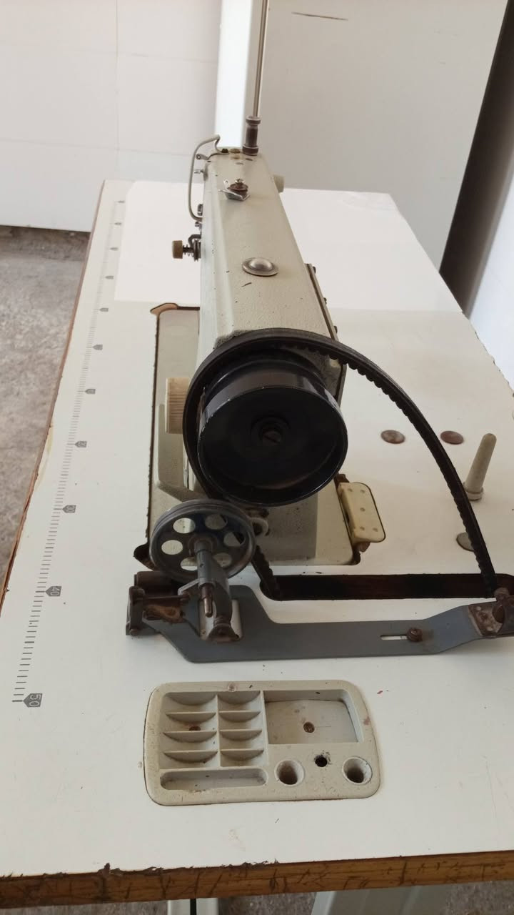 سلام عليكم مكينه خياطه للبيع
***********
