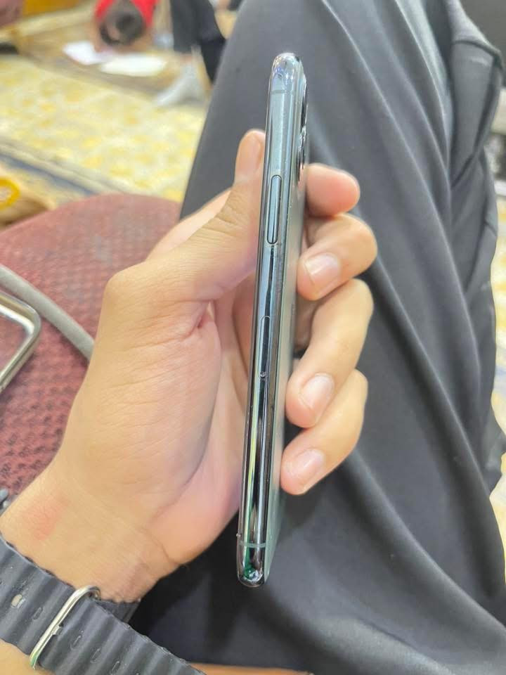 السلام عليكم ١١ برو 256 الجهاز قافل ايكلود قيم بليرضي الله وبلعافيه مكاني بغداد ***********
