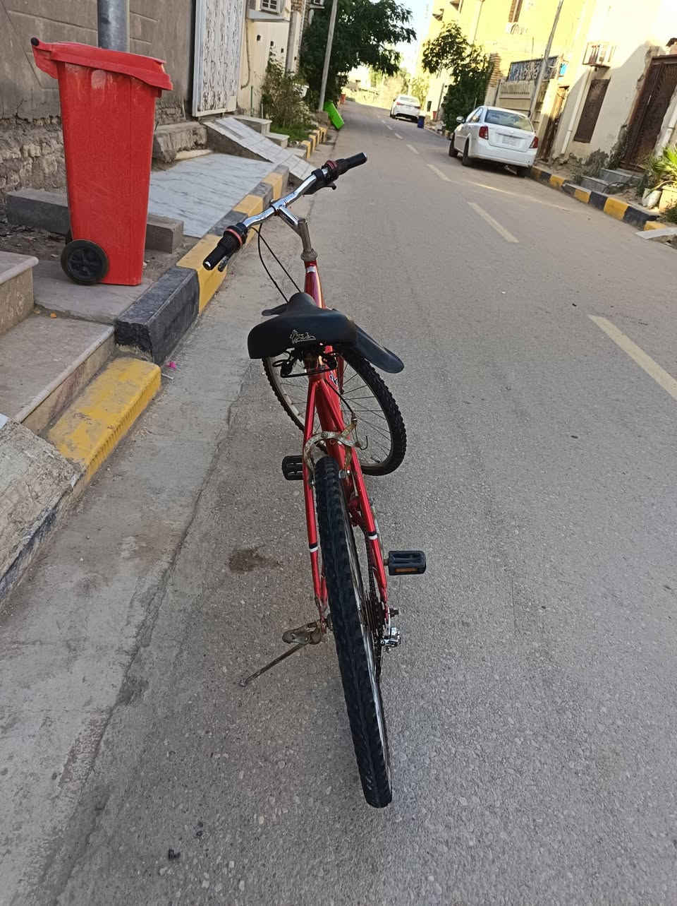 بايسكل جبلي، تأخذه برغي ماتذب عليه بدلت عقرب جديد
جديد بالباكيت وسرج جديد، ومشخط قليل البايسكل

السعر 75 ألف وبي مجال للطيبين 

ملاحظة. يشتغل البريك الخلفي فقط والبريك الأمامي يراد تبديل مخدات فقط 

البايسكل عجبك ما عجبك روح لاتضل تكسر بسعره تمام❤

للتواصل على هذا الرقم 

***********
@إشارة
المكان الناصرية المنصورية
