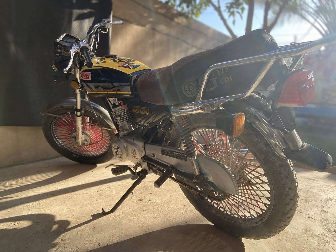 للبيع مستعجل تايكر موديل ٢٠ فول نضافه كلها شغاله ٤ كير محرك ١٢٥ السعر ٣٥٠ وبي مجال مكاني تكريت القادسيه رقمي ***********
