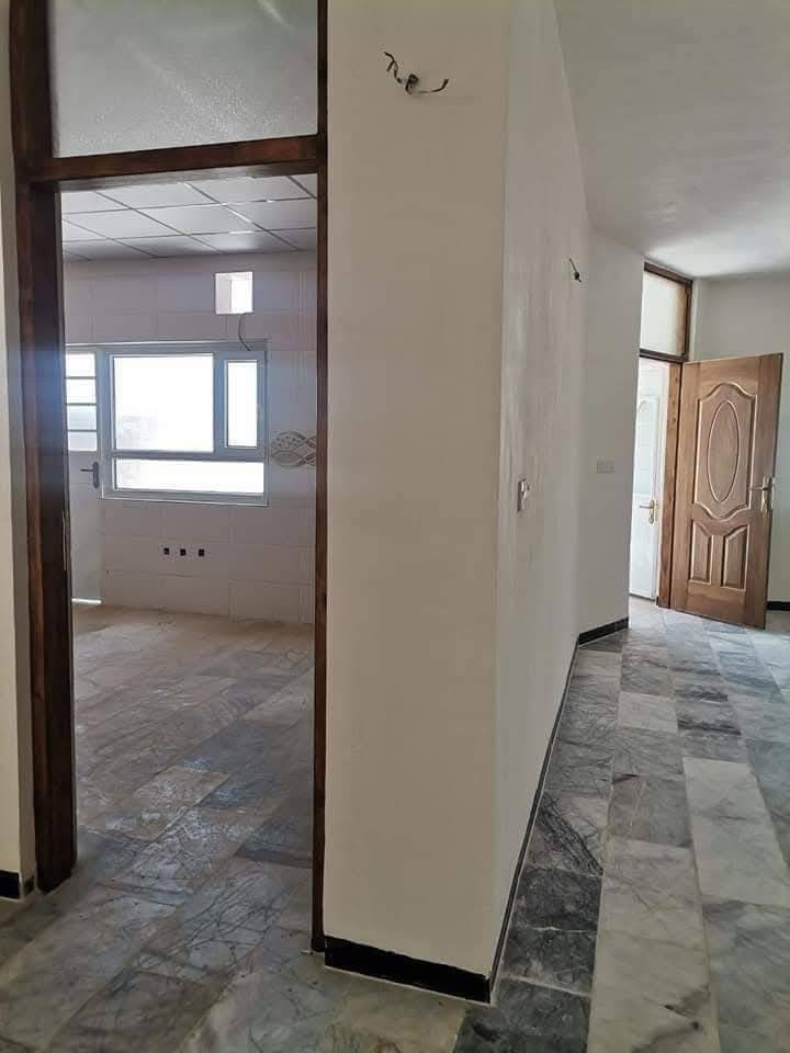 🏡 للبيع في كربلاء : دار حديث في مجمع مدينة السلام - قرب المستشفى التركي 🏡
🌟 مميزات العقار: 📍 200 متر طابو صرف
الموقع: يبعد فقط 8 كم عن الإمام الحسين (ع)
المرحلة الرابعه ركن مقابل خدمات
🏠 بناء حديث – لم يُسكن بعد
🛏️ غرفتين نوم مريحة
🚽 3 صحيات 
🌿 حديقة كبيرة 
🚗 كراج واسع 
🏡 استقبال مفتوح على الصالة
🍽️ مطبخ حديث
🛋️ أرضية مرمر

السعر 160 مليون حاضر 
او تدفع 125كاش وتكمل الباقي اقساط باقي مبلغ القسط تقريبا 35مليون

🔑 جاهز للسكن فورًا المرحلة الرابعة رقم الدار ٧٤٥

📞 لمزيد من التفاصيل تواصلوا معنا على الخاص او عن طريق الواتساب: ***********
 منزل راقي في موقع مميز! ركن مقابل خدمات وقريب على المدرسة
 #مدينة_السلام #دار_للبيع #فرصة_استثمارية #كربلاء
