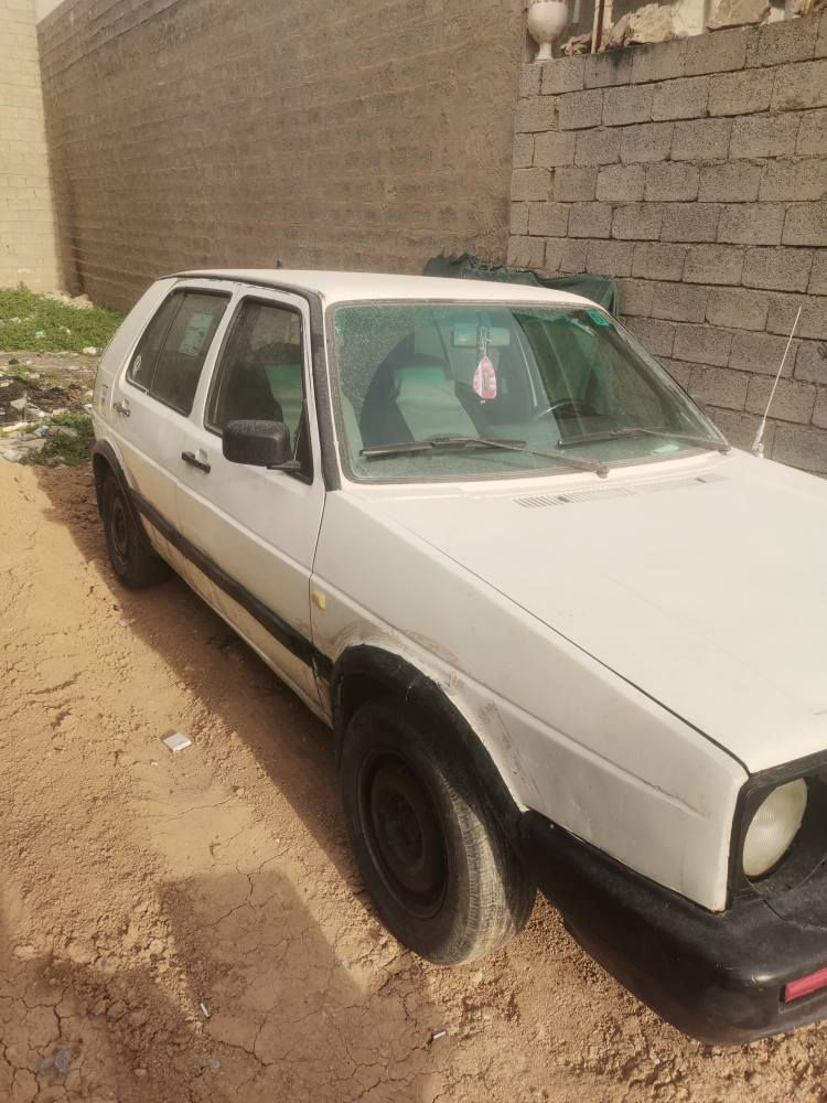 سلام عليكم سيارة كولف عضم موديل 1991 گير عادي 5 نمر رقم ديالة مشروع وطني رقم انكليزي لحد 28 شرط تحويل و كالة سيارة محرك كير بشرط كهربايات كلشي شغال تدفئة شغال قفل مركزي مابي عيب سيارة جاهزة مكاني كركوك شراي يتصل *********** كركوك, العراق
