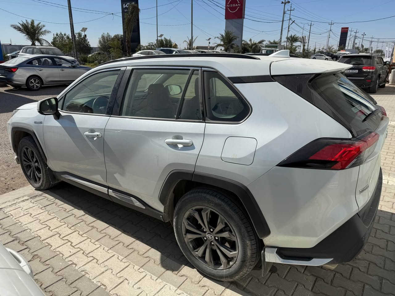 راف فور هايبرد فتحة فول 
رقم بغداد دولي السيارة بدون اي ملاحظة و بحالت  الوكالة 
السيارة عليها ضمان تويوتا العراق كير ومحرك وكهربائيات ٣ سنوات و هايبرد ٨ سنوات بالإضافة للصيانات المجانية سنتين زيت وفلتر
السعر ٤٠ مليون مكان السيارة النجف الاشرف 
للاستفسار الاتصال على الرقم 
*********** عين التمور, كربلاء
