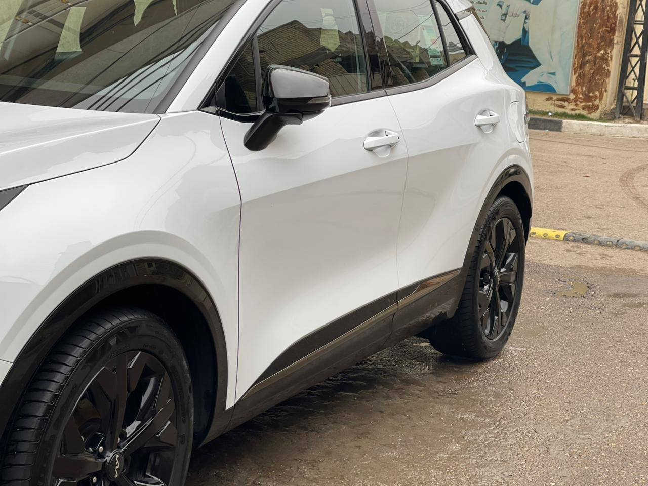 سلام عليكم  سياره سبورتج مديل 2025 جيتي لاين  فول عده البنرامه  سياره جديده بمعنه الكلمه   

 ملا حضه  بيه فد شخط يم قبق ابانزين فقط   

كما موضحه بل صوره  
 مواصفات الجيتي لاين معروفه  السياره ماشيه 12الف  امل الضمان  الدوليه  
 مكان السياره البلديات  
 
السعر شدتين وخمسه واربعين يعني 245؟
 الرقم ***********
