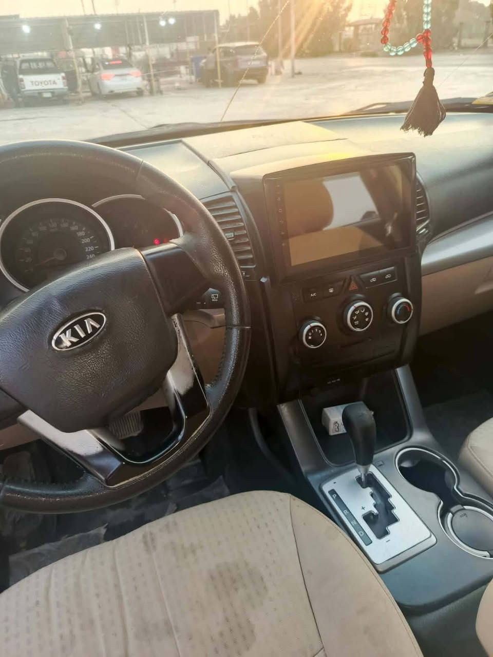 السلام عليكم سورنتو للبيع ٧راكب ٤ سلندر السعر 125 وبيهه مجال قليل للستفسار ***********
