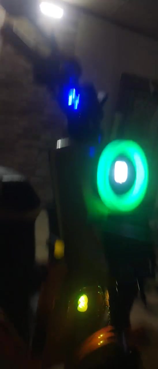 🛵دراجه شحن x900 الدراجه شلعه ومعدل فول 
موديل 2025
💿تايرات جدد جوبلس
الدراجه  وبيها سله جديده اماميه شايلها 
⚡ملف 2000 نحاس 
🦾سرعه 114كم.س
🔋٥ بطاريات كبار 
🪉جهاز انذار لمنع السرقات
دبل سويج وتشغيل وتشغيل بصمه عن بعد وتشغيل بصمه بلدراجه ونشرات داير مدايرها ملاعيب العيد منضومه زنون عدسه وبيها نظام بك R🛑 وشاشه بيها خلل بسيط كلش بسيط 
الدراجه فقط بيها شخوط خفيفه وما مأثره علا الدراجه من الصوره السعر 375 وبيها مجال للطيبين المكان بغداد السيديه شارع أربعين 
للاستفسار ***********
