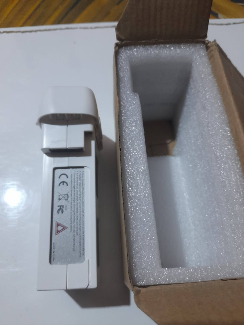 هذا المنتج هو بطارية طيران ذكية لطائرة بدون طيار من طراز DJI Phantom 2.
نوع البطارية: ليثيوم بوليمر (LiPo) عالية الأداء.
السعة: 6000 مللي أمبير في الساعة (66.6 واط في الساعة).
الجهد: 11.1 فولت.
درجة حرارة التشغيل: من 0 درجة مئوية إلى 40 درجة مئوية.
المميزات: تحتوي على مؤشرات LED لمستوى الطاقة وتصميم ذكي للحماية من الشحن الزائد والتفريغ.


**إذا كنت صاحب هذا الإعلان وتريد حذفه لأي سبب، رجاءا أرسل رسالة إلى الدعم الفني**