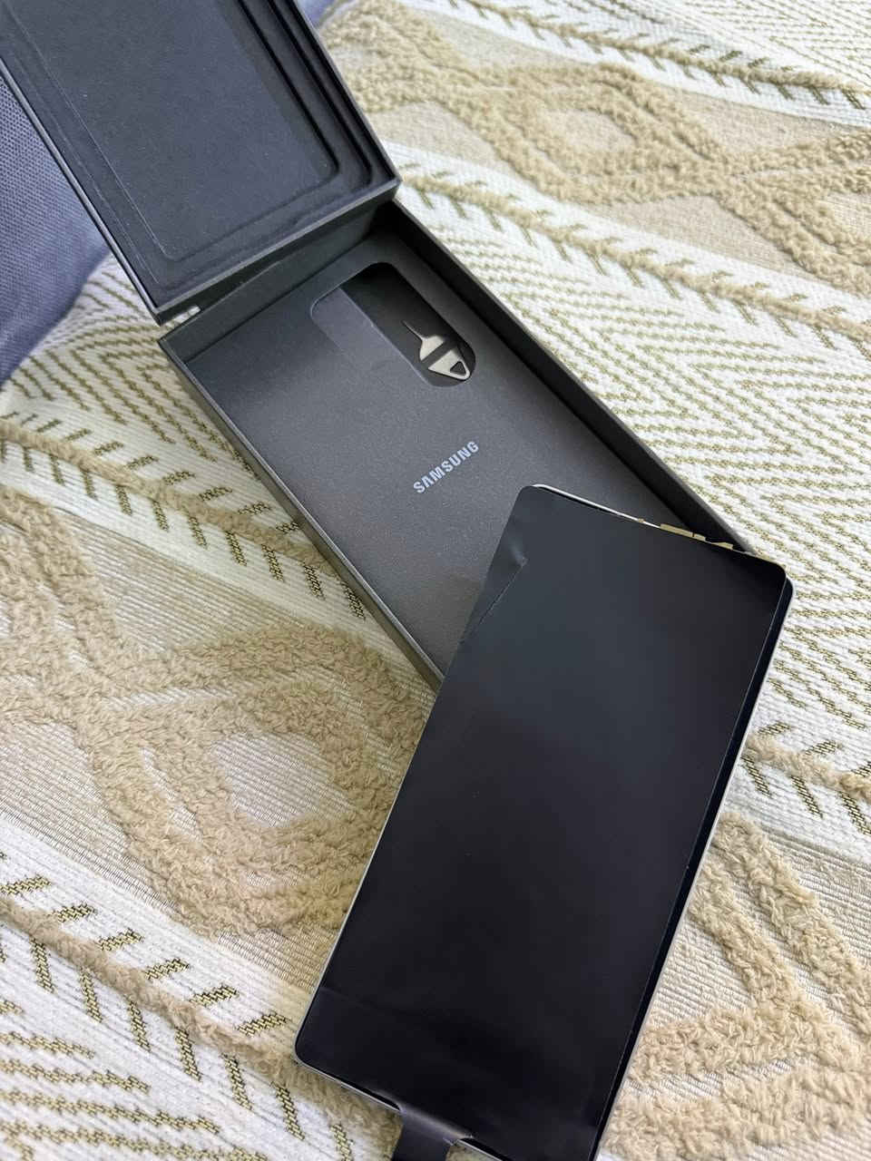 السلام عليكم

ألترا S25 لون تيتانيوم مكفول من الشخط وكالة عين الفهد 🐈‍⬛

ذاكرة 256 ذاكرة عشوائية 12 

كيبل ما مفتوح 

السعر 1225 مجال بسيط 

بغداد 

***********
