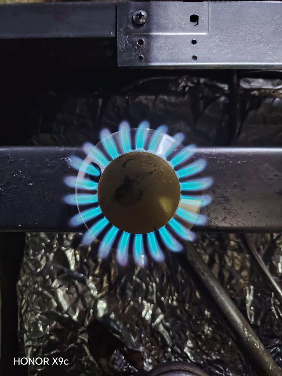 ورشة ابو علي صيانة طباخات تصليح وتنظيف انواع طباخات الحديثه والقديمه صيانة موقعيه الكرخ والرصافه نتصلو وبل خدمه ***********
